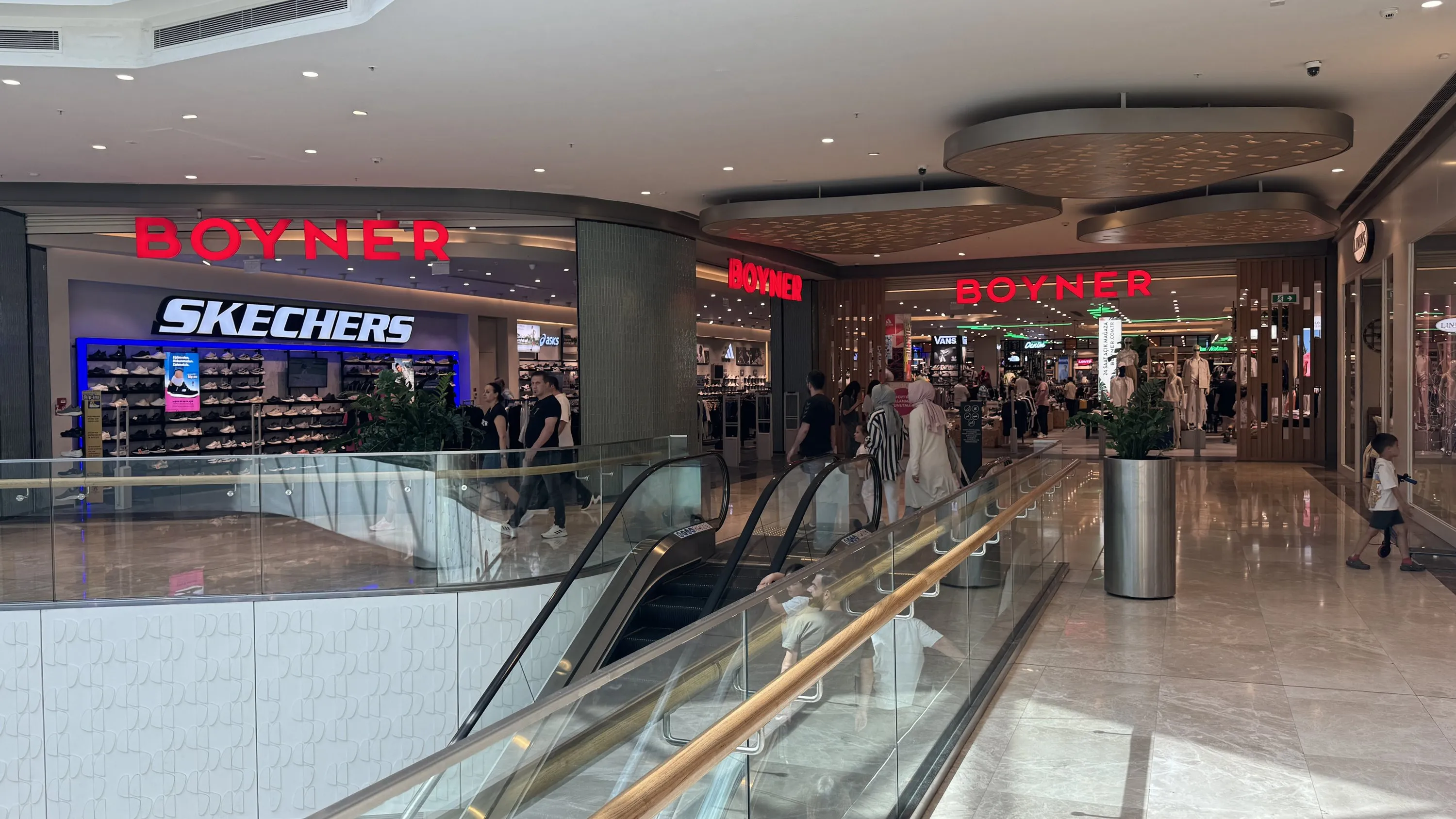 Vadistanbul AVM’deki Boyner mağazasının girişi, İstanbul