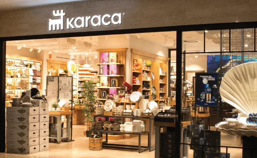 Bir AVM’deki Karaca mağazasının girişi